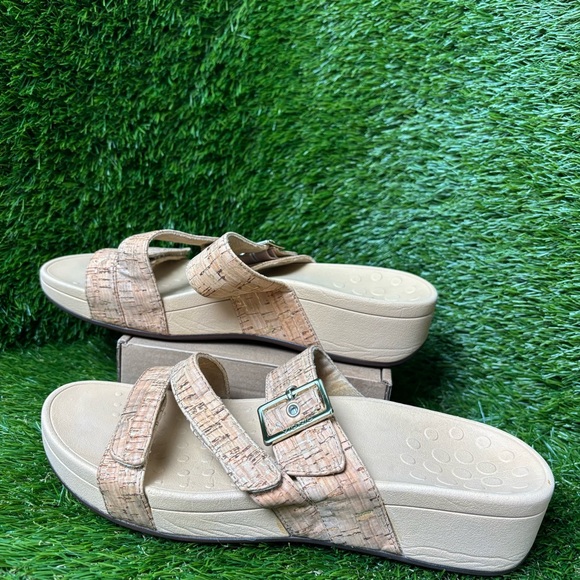 Size 8 Women’s - VIONIC PACIFIC RIO Strappy Slide Sandals GOLD I CORK - Picture 1 of 5